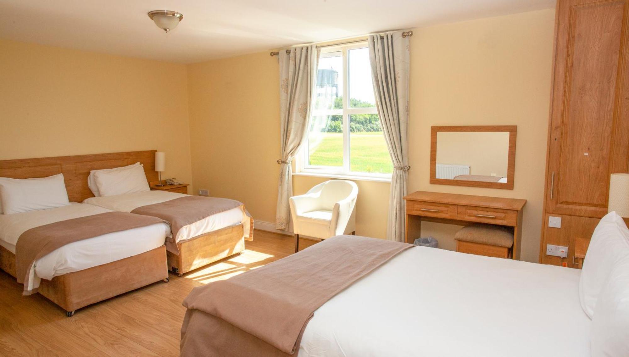 Knightsbrook Hotel Courtyard Accommodation Trim Ngoại thất bức ảnh